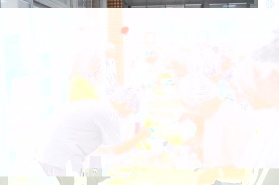 E025